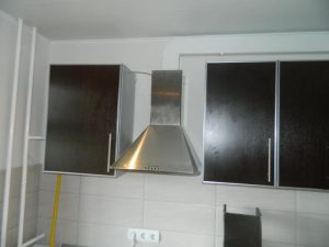 Установка вытяжки на кухне в Копейске