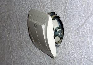 Замена выключателя света в квартире в Копейске