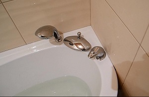 Установка смесителя на ванну в Копейске